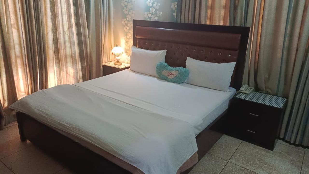 Hotel Clifton Inn 卡拉奇 外观 照片