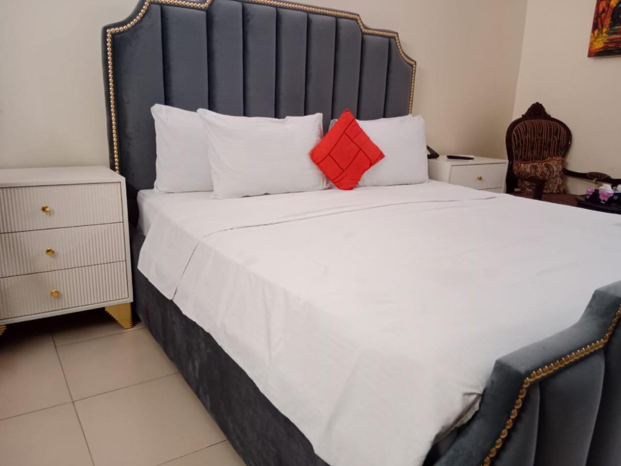 Hotel Clifton Inn 卡拉奇 外观 照片